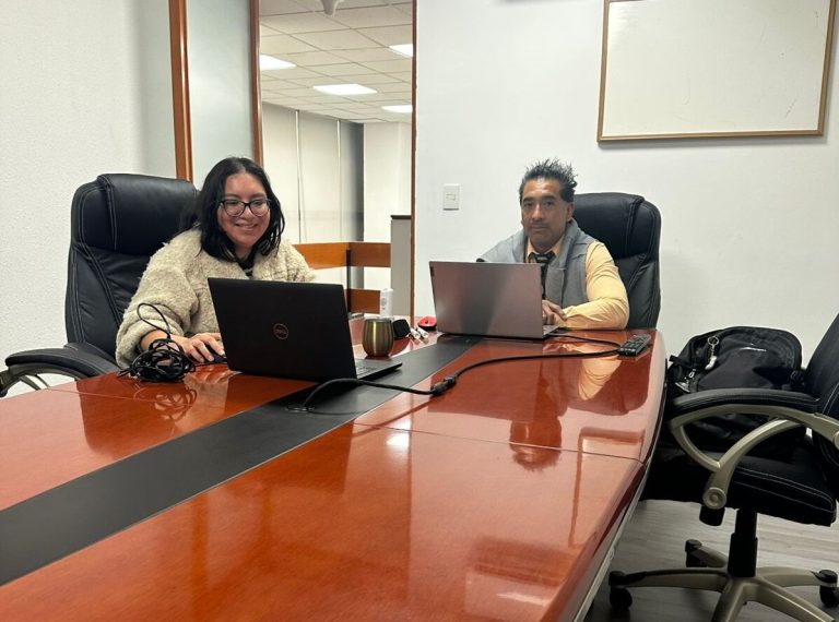 Mejora tu expresión oral con talleres interactivos de inglés